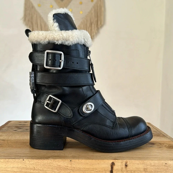 Coach Black Leather White Shearling Silver Hardware Zip Moto Biker Boot Size 7 - Picture 9 of 17